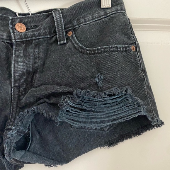 Levi’s Black Jean Shorts - Picture 6 of 7